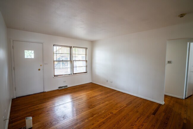 Foto del edificio - 4323 Elm St