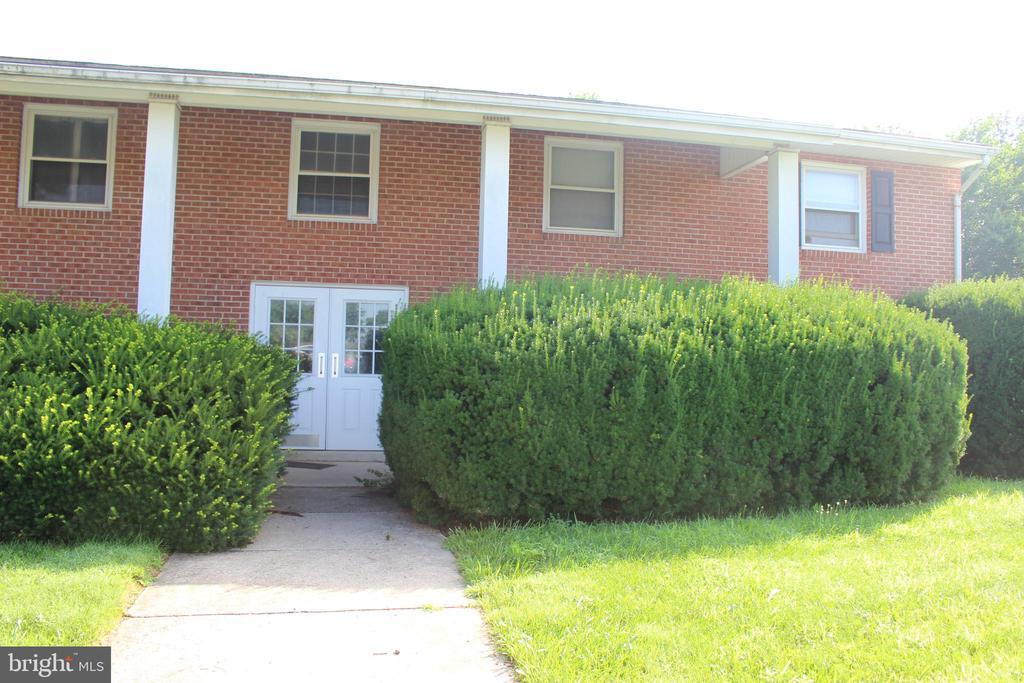 Foto principal - 45 Eisenhower Dr