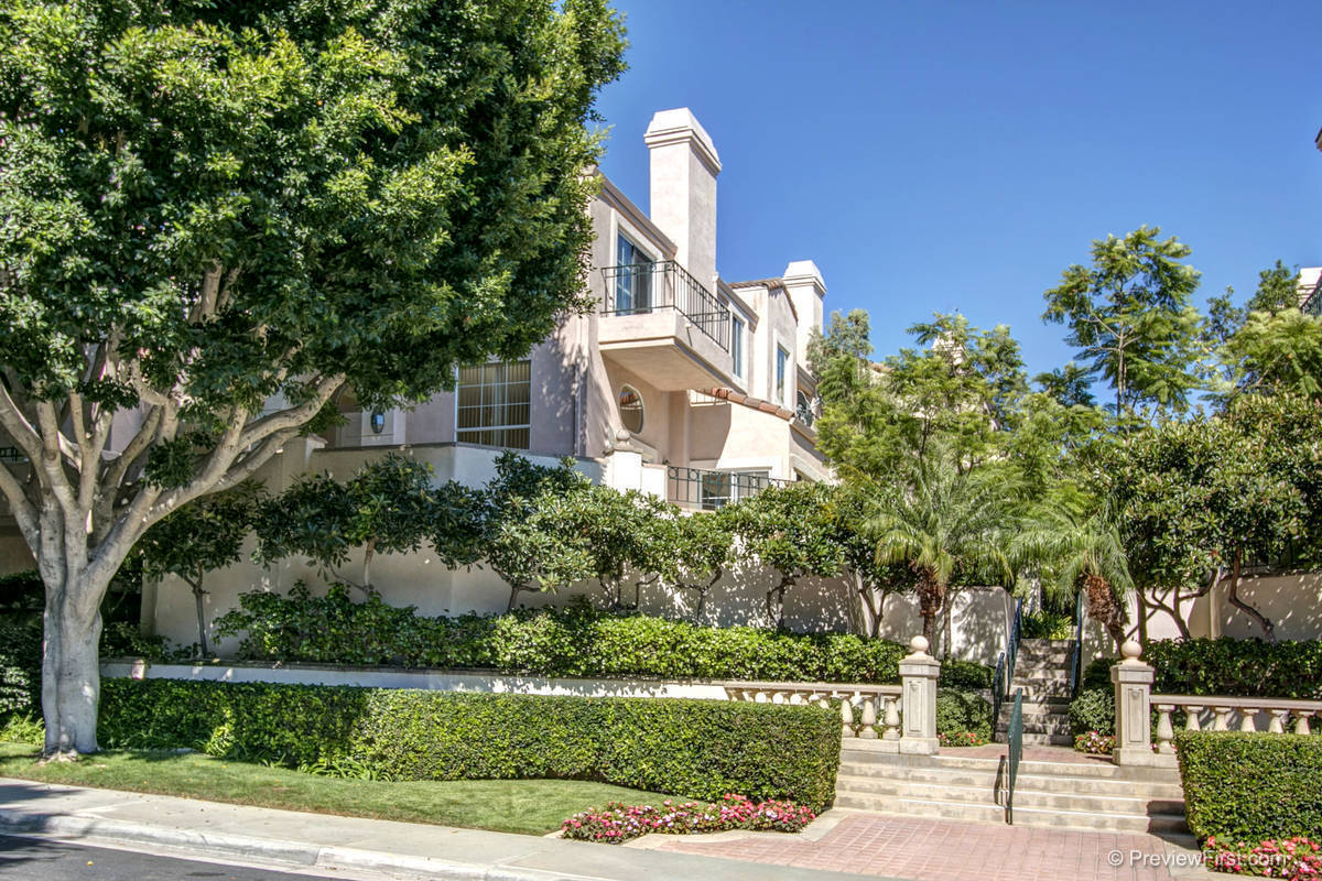 Foto principal - 5163 Renaissance Ave