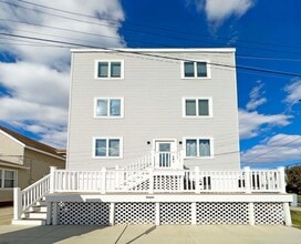Building Photo - 9801 Ventnor Ave