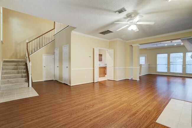 Building Photo - 1373 El Camino Village Dr