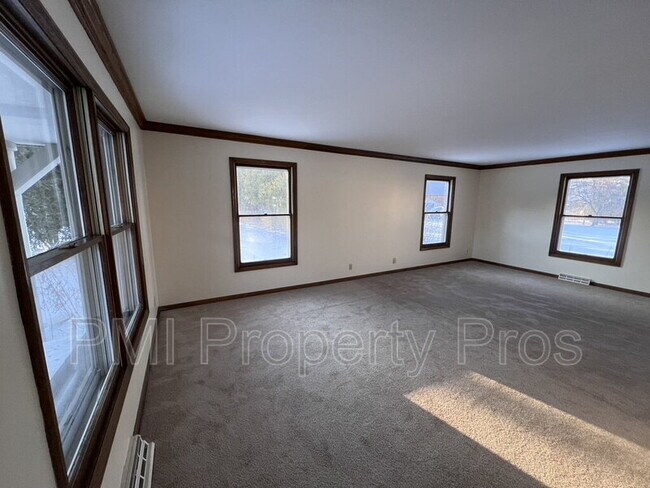 Building Photo - 3204 Chateau Ct