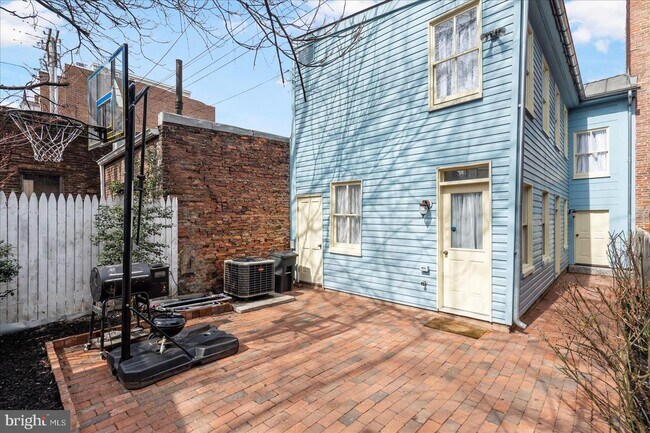 Foto del edificio - 1627 Aliceanna St