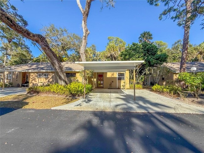 Building Photo - 4958 Village Garden Dr