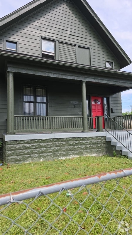 Building Photo - 669 S 35th St