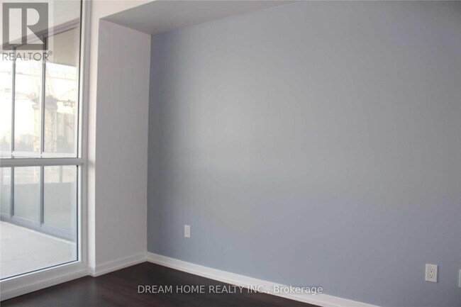 Building Photo - 50 Forest Manor Rd