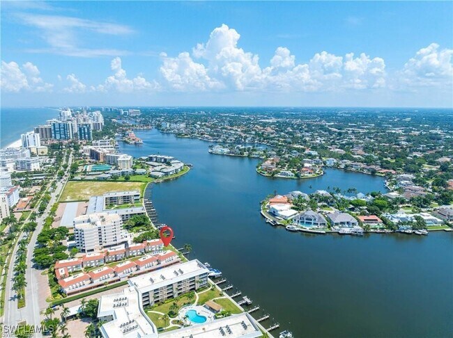 Foto del edificio - 3070 Gulf Shore Blvd N