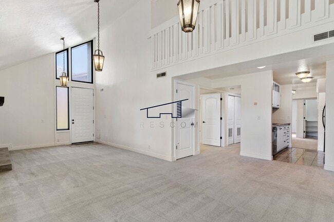 Building Photo - Pleasant View 2 Bedroom Condo