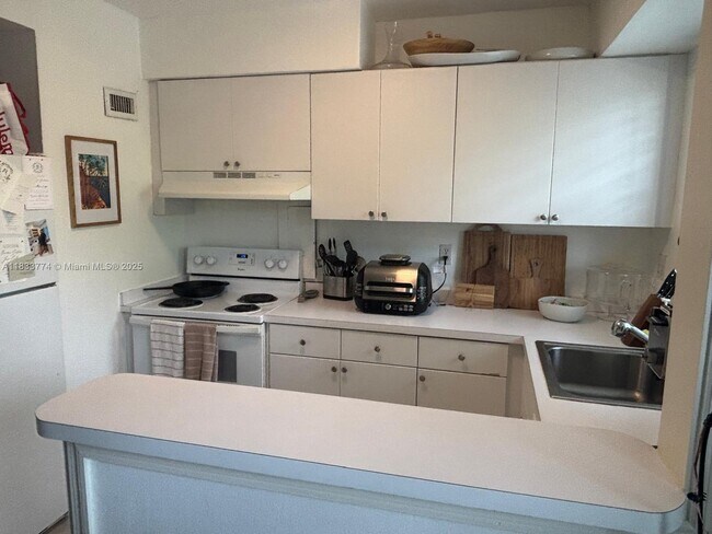 Foto del edificio - 7820 SW 55th Ave