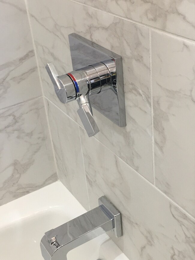 Building Photo - 1723 E Erie St