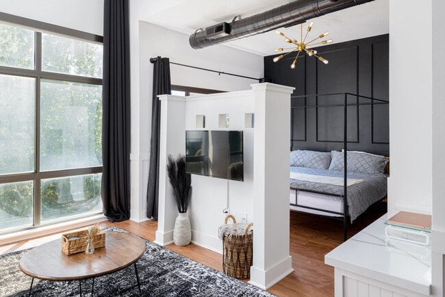 Foto del edificio - 700 N Graham St