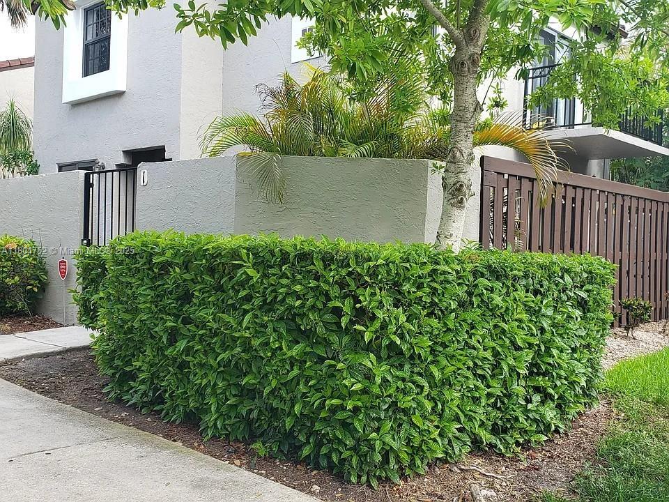 Primary Photo - 10425 SW 154th Ct