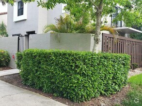 Building Photo - 10425 SW 154th Ct