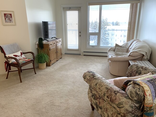 Building Photo - 110 Armistice Way