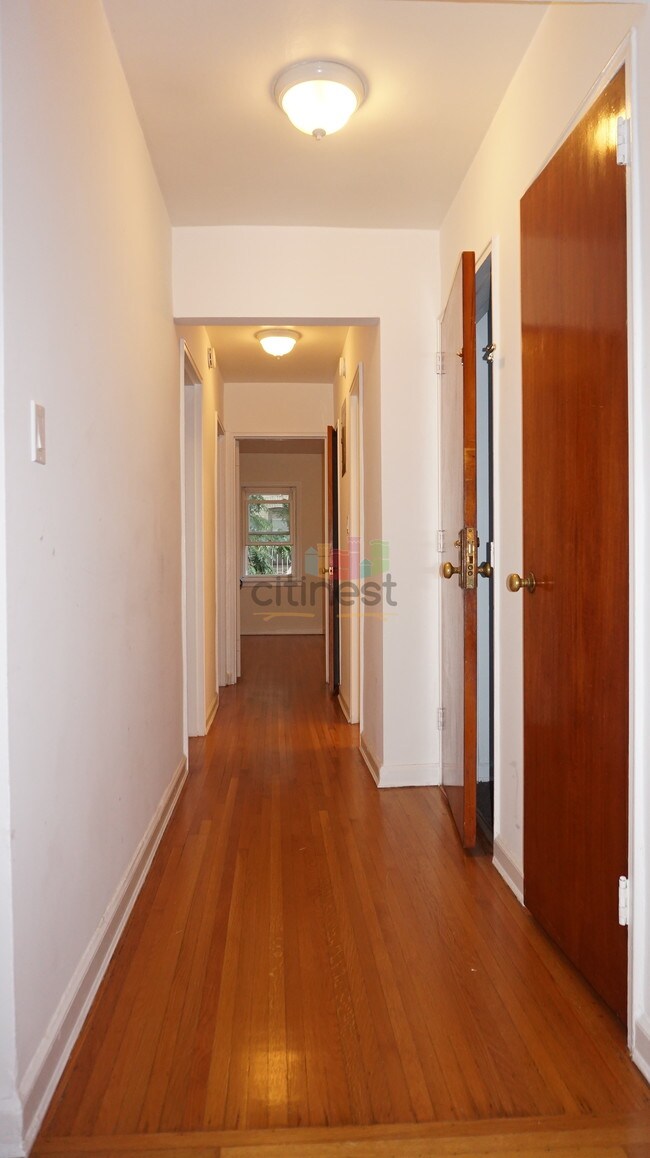 Building Photo - 9459 Ridge Blvd