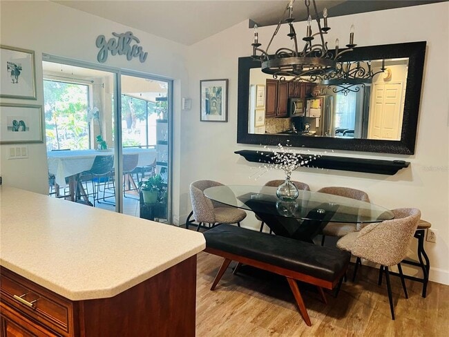 Foto del edificio - 686 Park Valley Cir