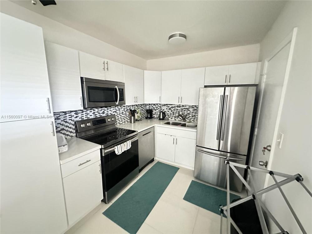 Foto principal - 1 bedroom in Hollywood FL 33020