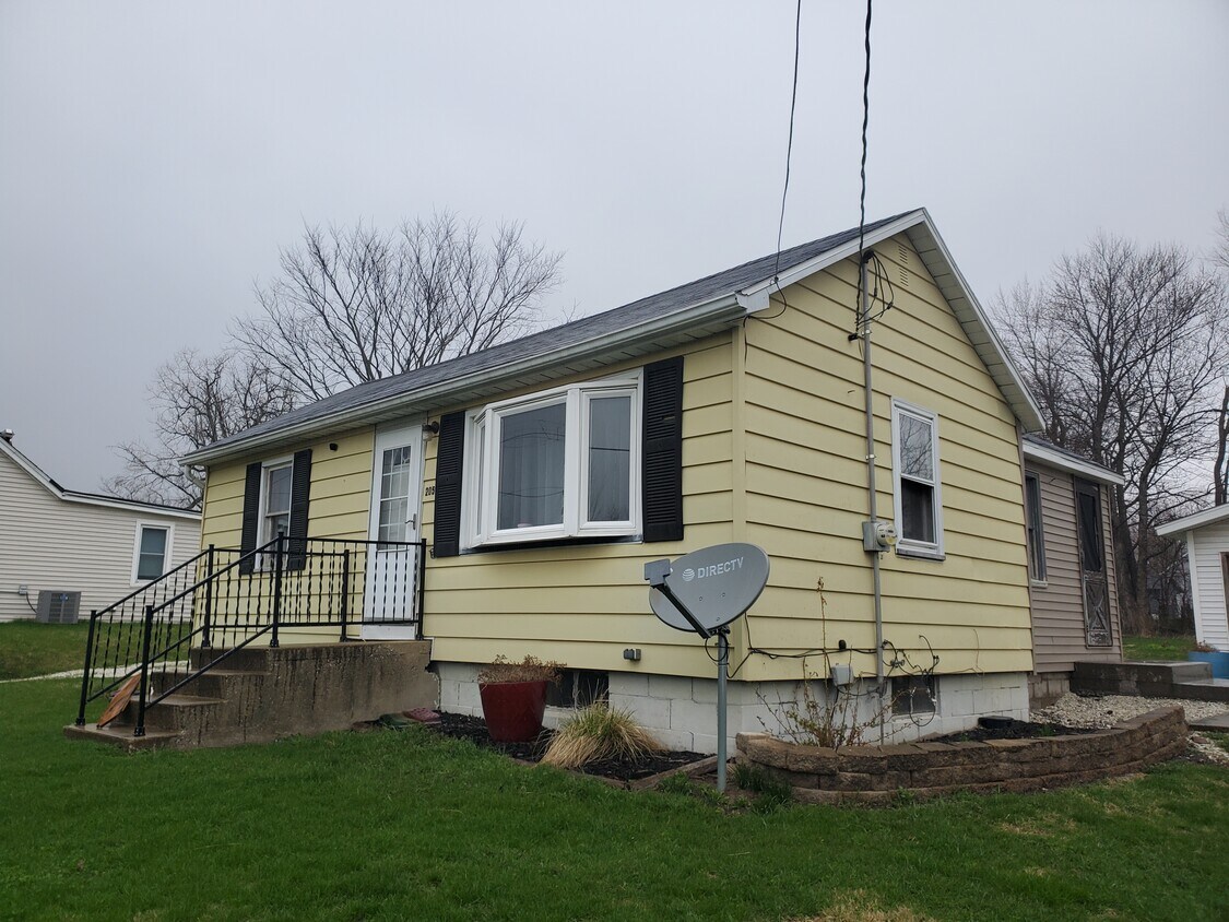 205 Mattison St, East Galesburg, IL 61430 House for Rent in East
