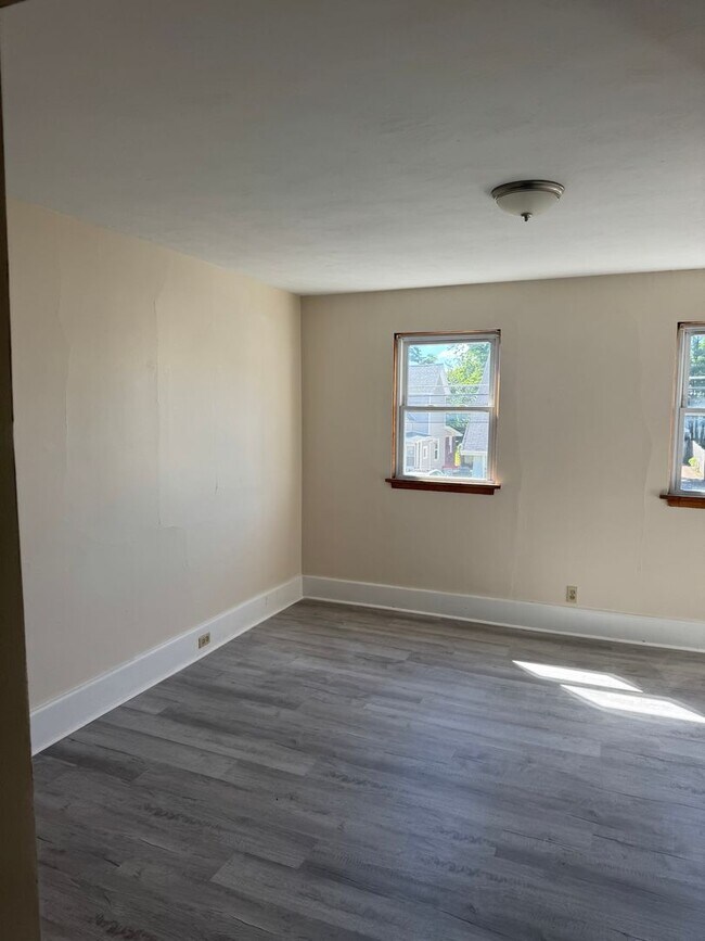 Foto del edificio - 1114 E 25th St