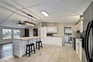 Building Photo - 22515 Felicia Dr