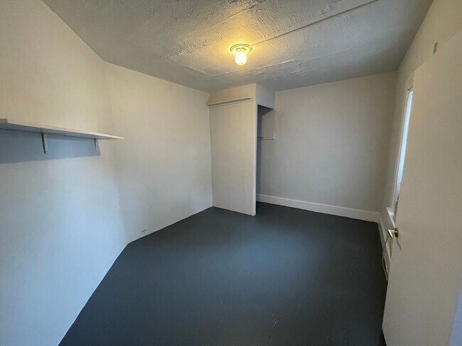 Foto del edificio - 1524 Ballard Park Dr