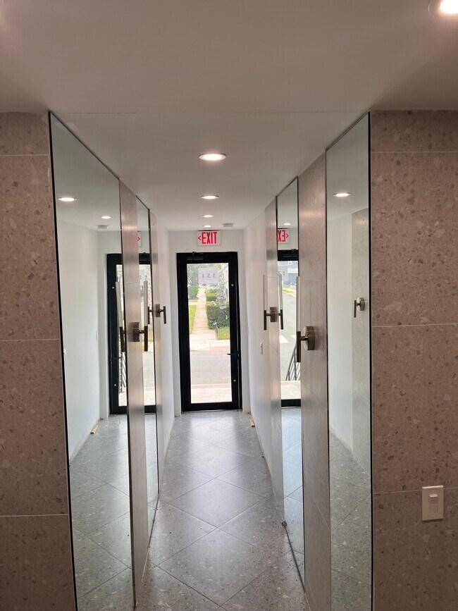 Foto del edificio - 151 Williams Ave