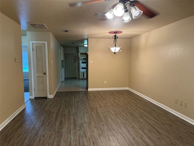 Foto del edificio - 609 Sunset Ln