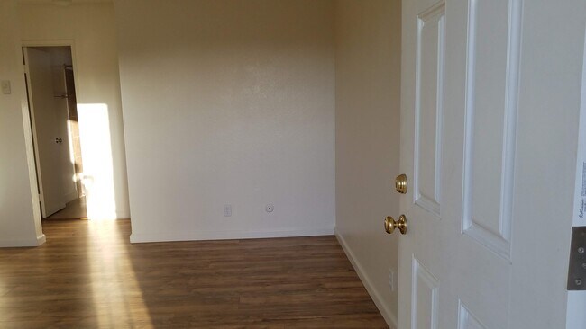 Foto del edificio - 12608 Julian Ave