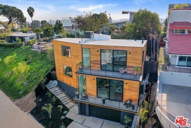 Building Photo - 3920 Brilliant Dr