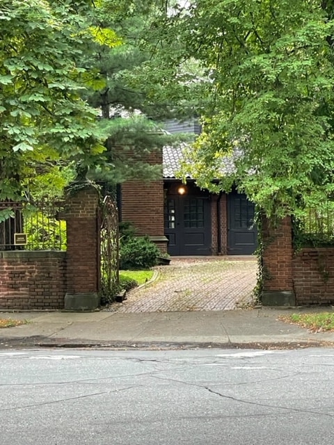 Photo - 2420 Derbyshire Rd