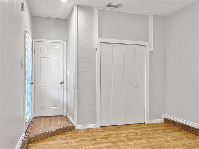 Building Photo - 10324 Woodleaf Dr