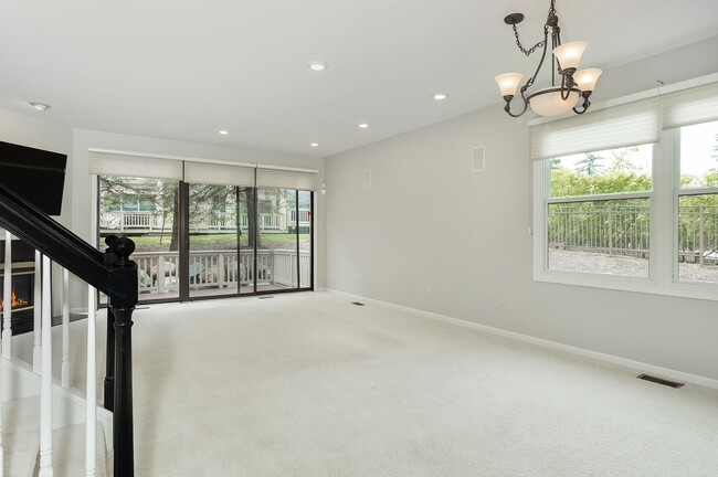 Building Photo - 908 Upper Scotsborough Way