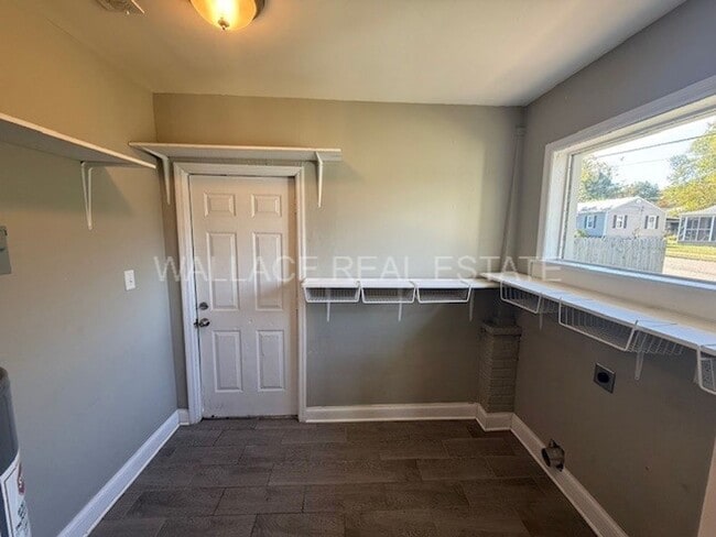 Foto del edificio - SUPER CUTE CRAFTSMAN HOME...2 BEDROOM/2 BA...