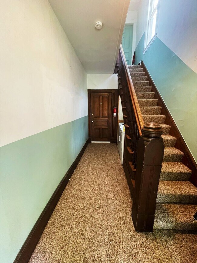 Foto del edificio - 516 N Adams St