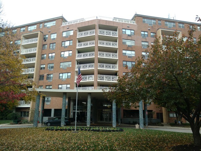 Foto del edificio - 7900 Old York Rd