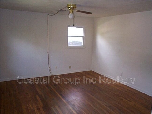 Building Photo - 4725 Westgrove Rd