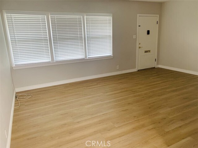 Building Photo - 8843 E Greenwood Ave