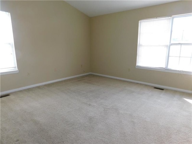 Foto del edificio - 476 Rosebud Cir