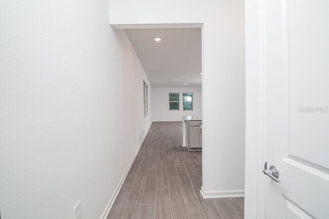 Foto del edificio - 6008 Blissful St