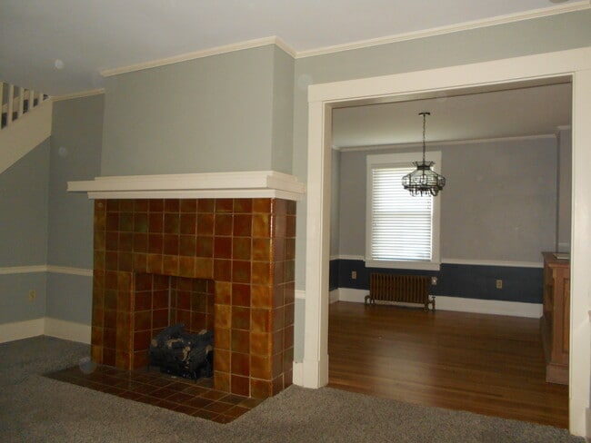 Building Photo - 615 Greendale Ave