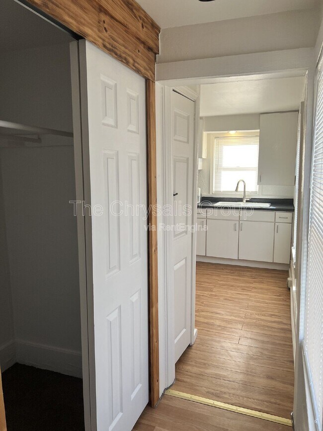 Foto del edificio - 537 1/2 Bucklin St