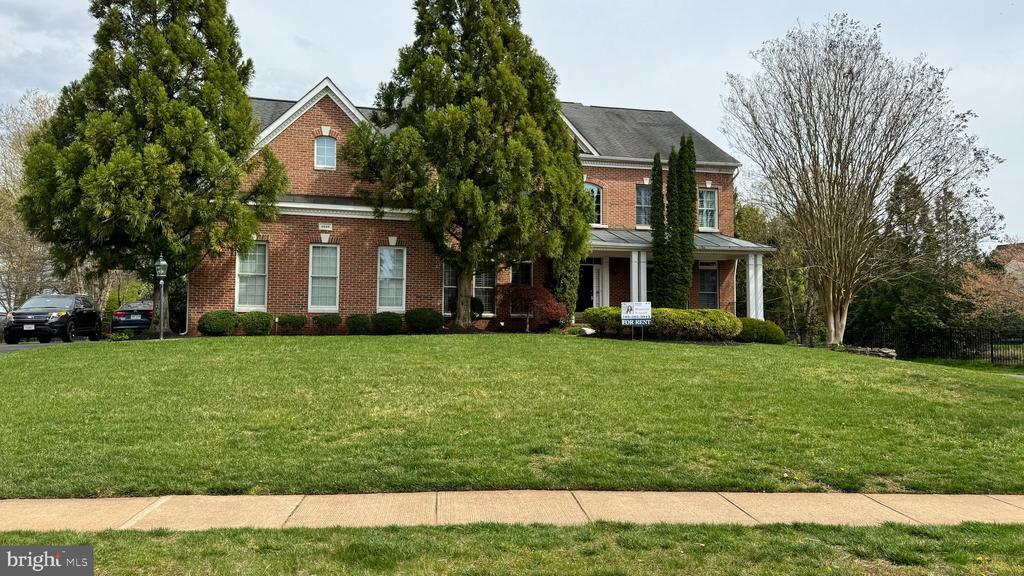 Foto principal - 6069 Tinley Mill Dr