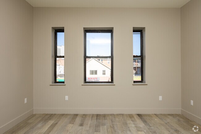1HAB, 1BA - 938SF - 604 Bloomfield