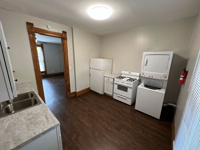 Foto del edificio - 700 W Powers St