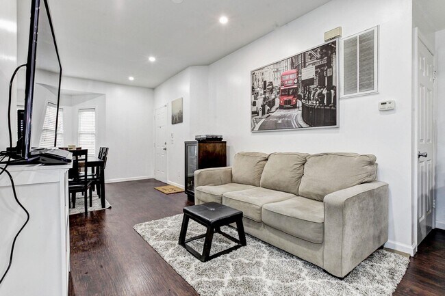 Foto del edificio - 334 1st St