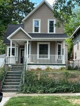 Building Photo - 1023 Sigsbee St SE