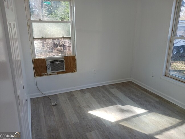 Foto del edificio - 605 Bolton Rd NW