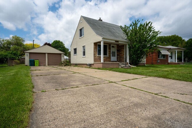 Building Photo - Eastpointe 3 bedroom