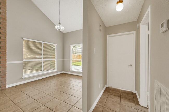 Foto del edificio - 12322 Meadow Ridge Dr