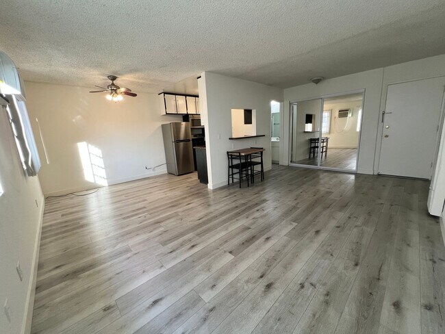 Foto del edificio - 3730 S Sepulveda Blvd